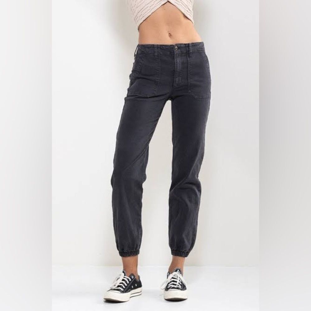 Paige Mayslie Black Fog Lux Joggers in a faux leather coated black  29 - Picture 10 of 13